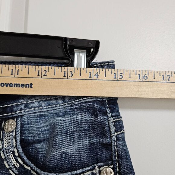 MISS ME Capri Jeans Women's 26 (29x19) Blue Low-Rise Sequin Embroidered EUC - Picture 7 of 11